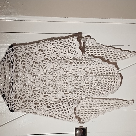 Vintage Handcrafted Beige OSFM Crochet Shawl In EUC. - Picture 4 of 5
